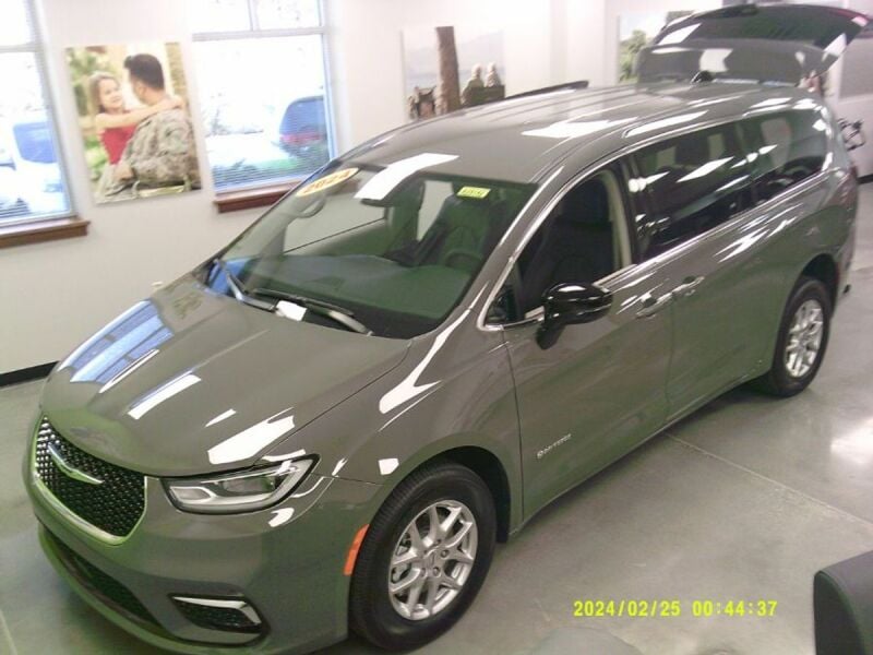 2024 Chrysler Pacifica