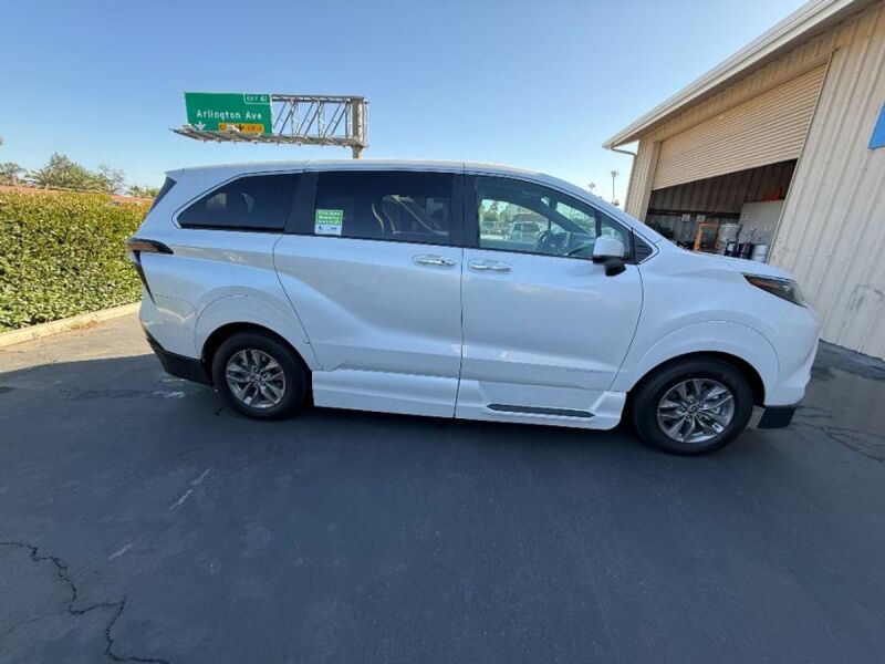 2024 Toyota Sienna