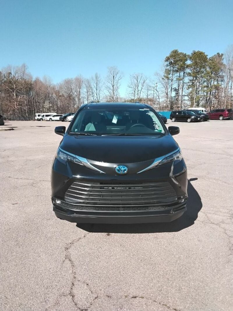 2025 Toyota Sienna