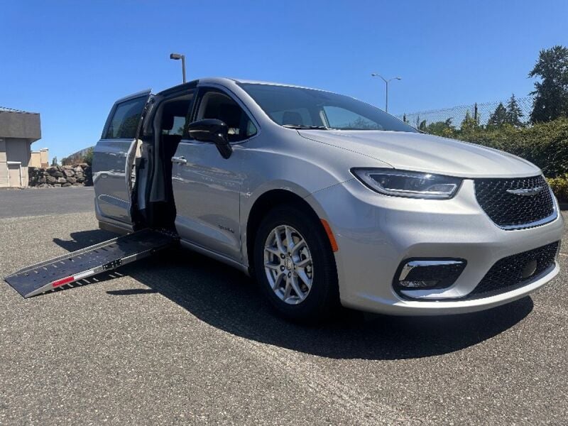 2024 Chrysler Pacifica