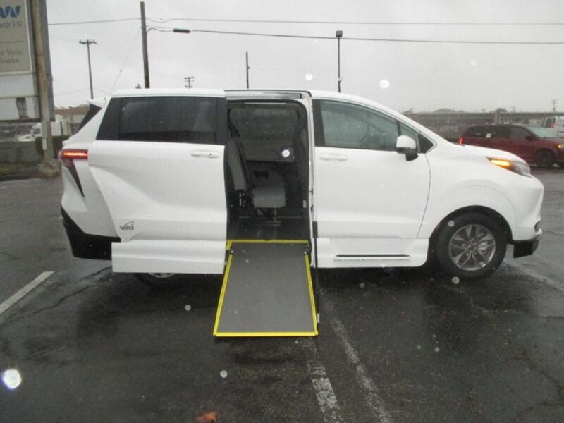 2025 Toyota Sienna