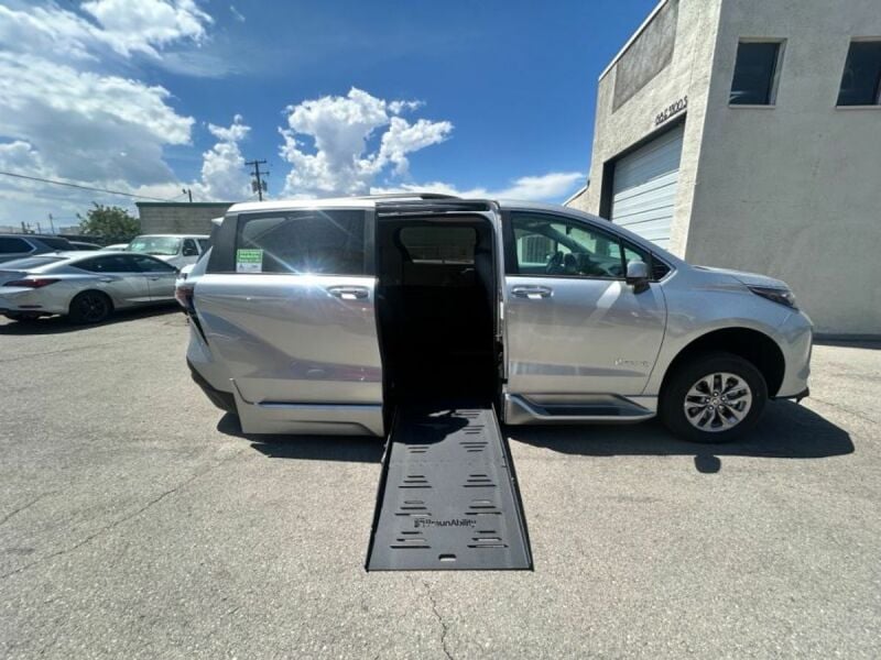 2024 Toyota Sienna