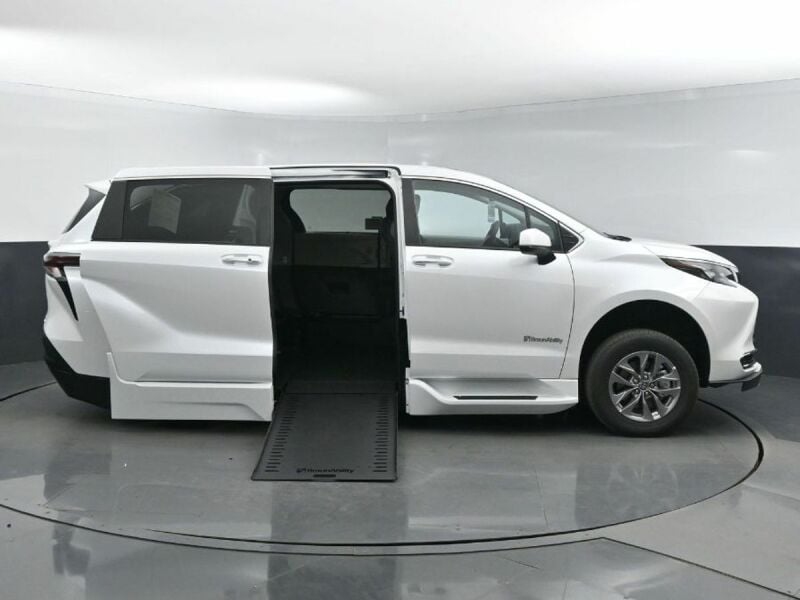 2024 Toyota Sienna