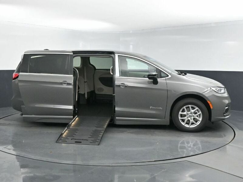 2024 Chrysler Pacifica