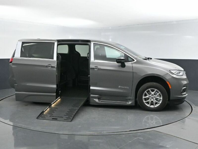 2024 Chrysler Pacifica