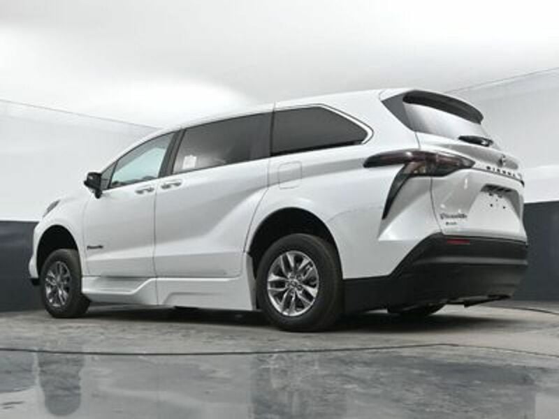 2025 Toyota Sienna