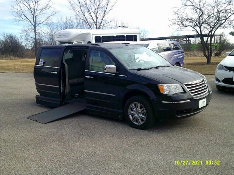 2010 Chrysler Town and Country