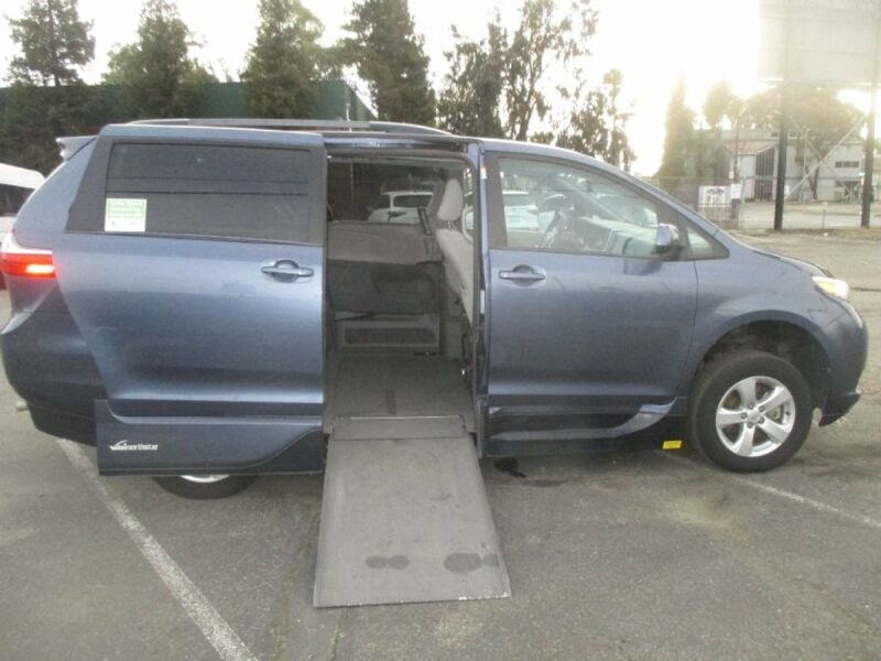 2016 Toyota Sienna