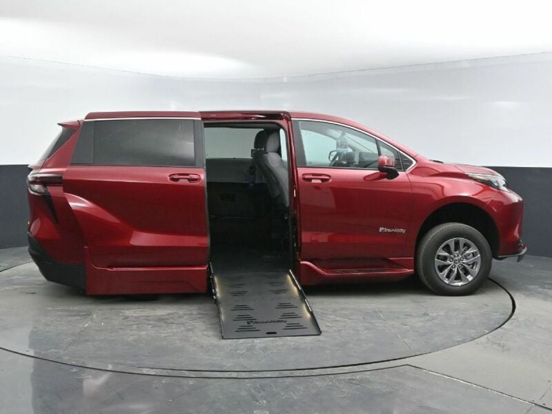 2025 Toyota Sienna