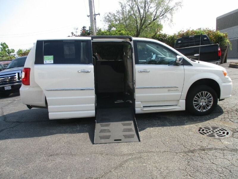 2013 Chrysler Town and Country