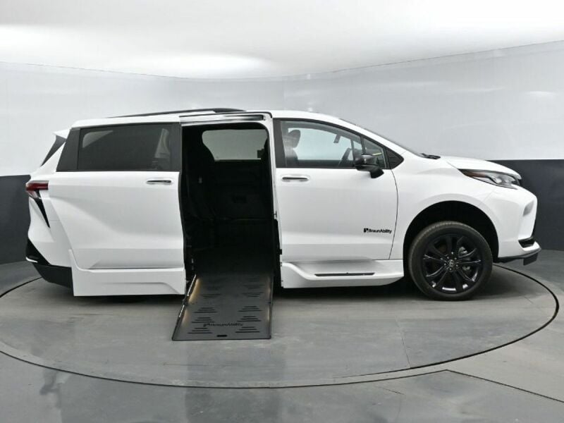 2025 Toyota Sienna