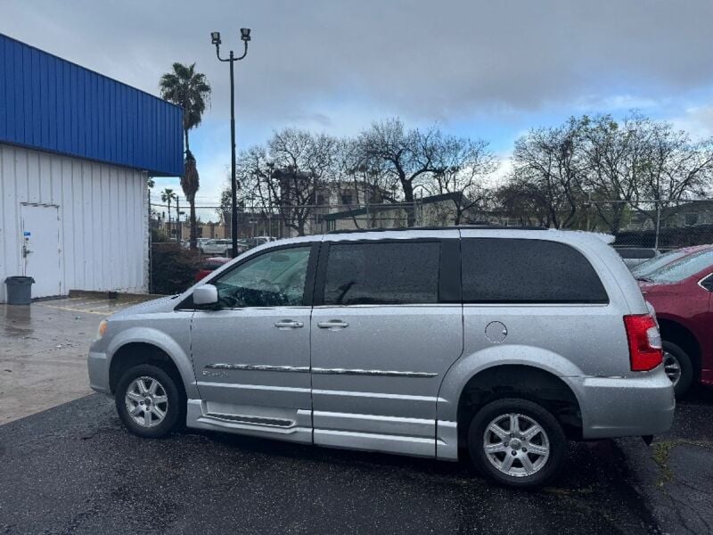 2011 Chrysler Town and Country