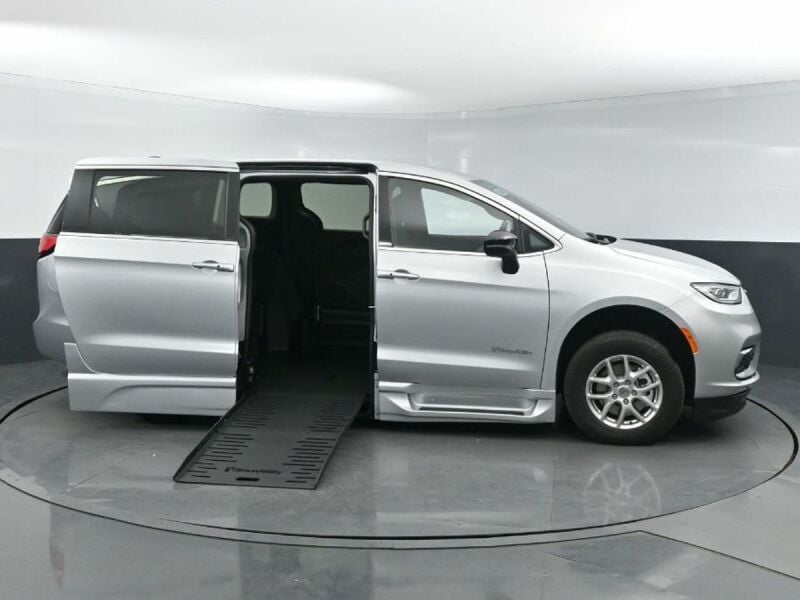 2024 Chrysler Pacifica