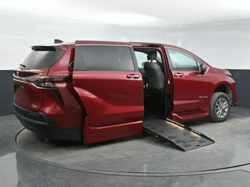 2025 Toyota Sienna