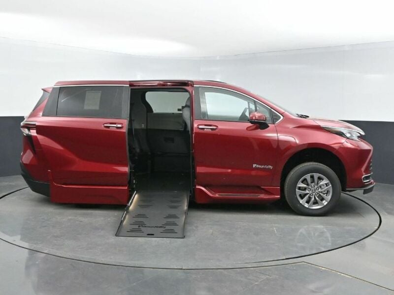 2024 Toyota Sienna