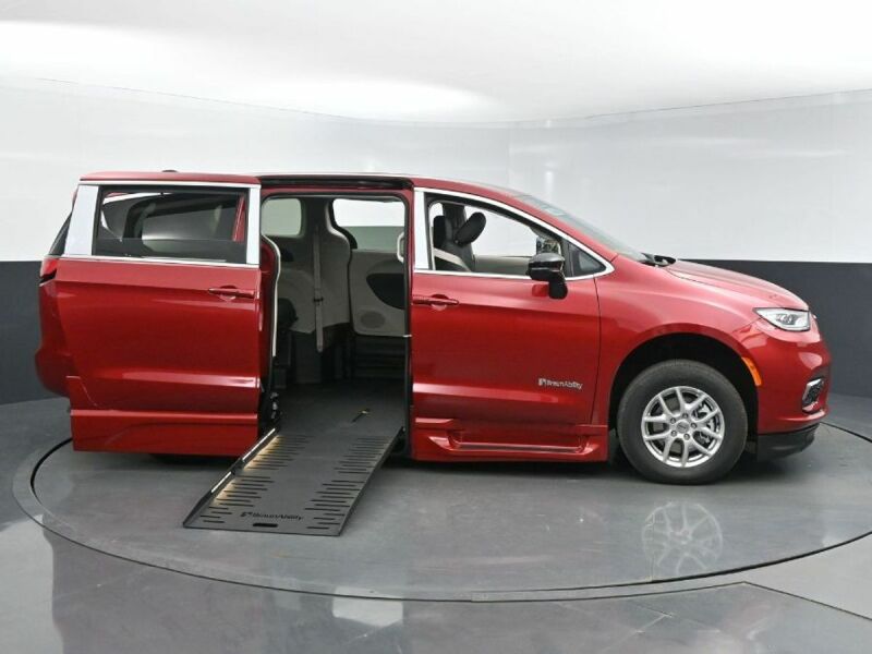 2024 Chrysler Pacifica