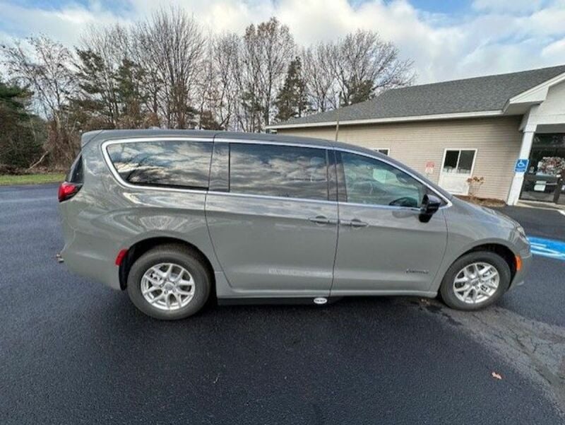 2024 Chrysler Pacifica