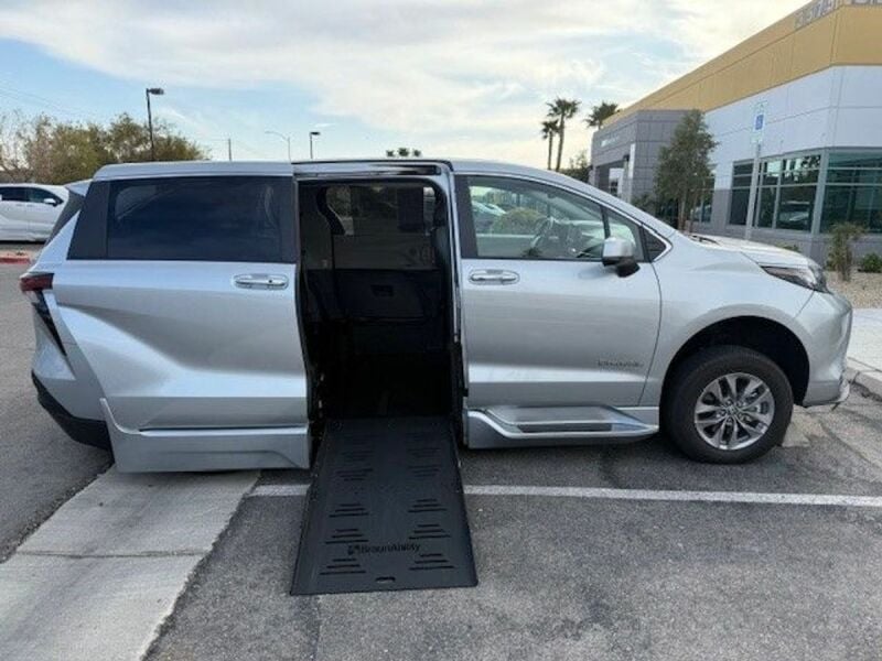 2023 Toyota Sienna