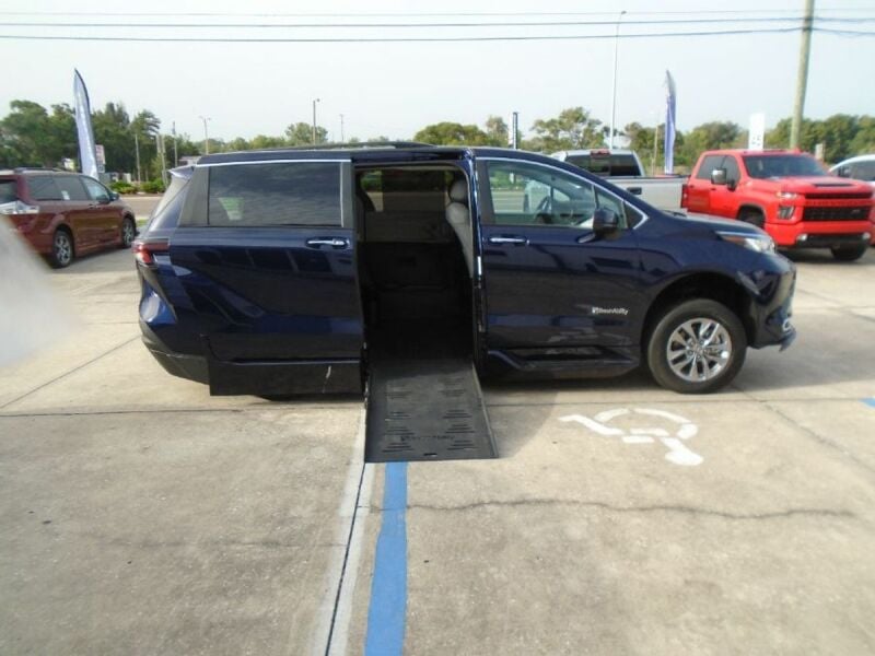 2023 Toyota Sienna