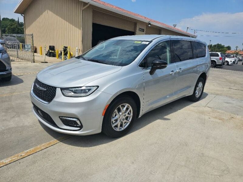 2024 Chrysler Pacifica