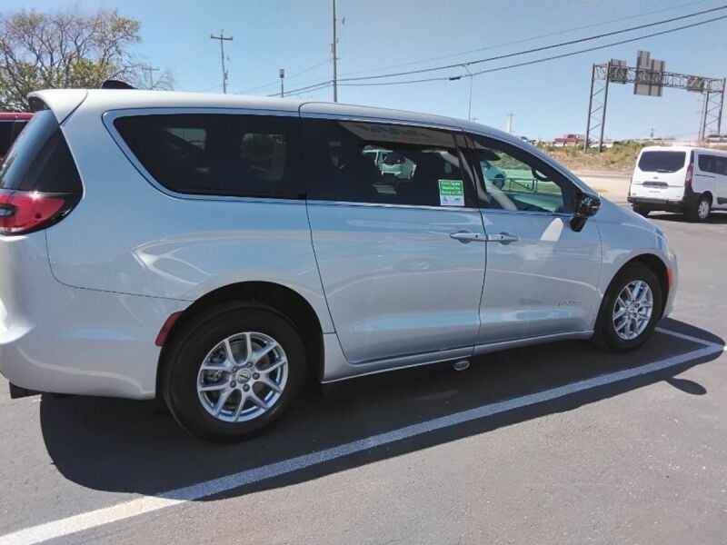 2024 Chrysler Pacifica