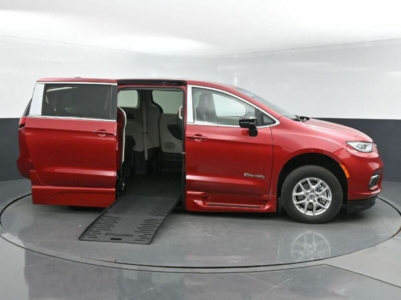 2024 Chrysler Pacifica