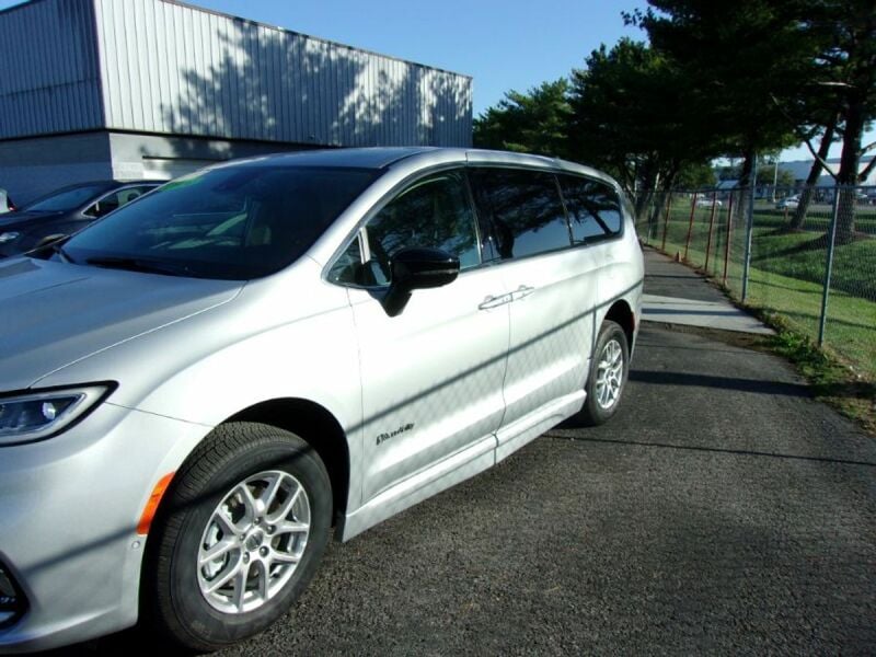 2024 Chrysler Pacifica