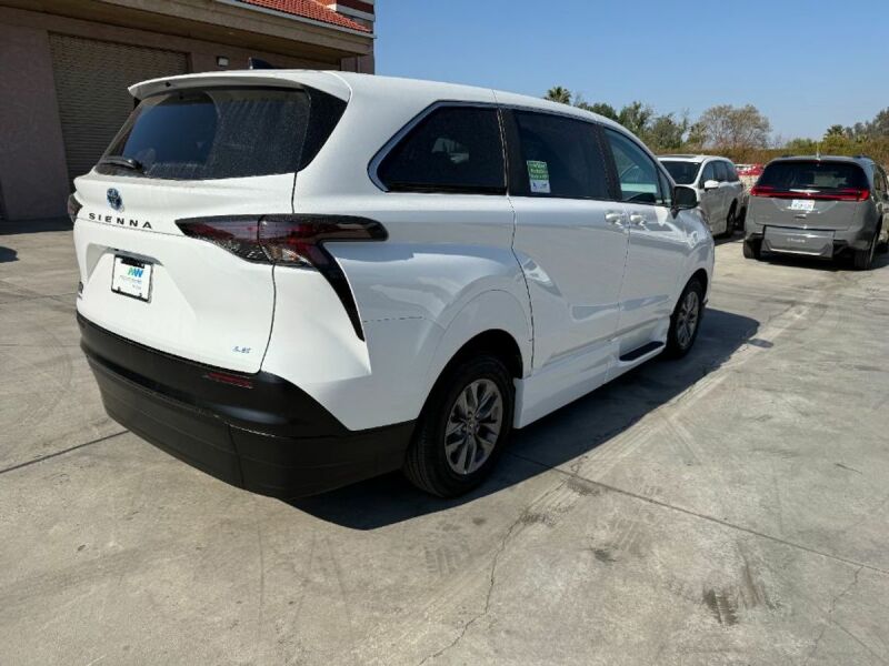 2025 Toyota Sienna