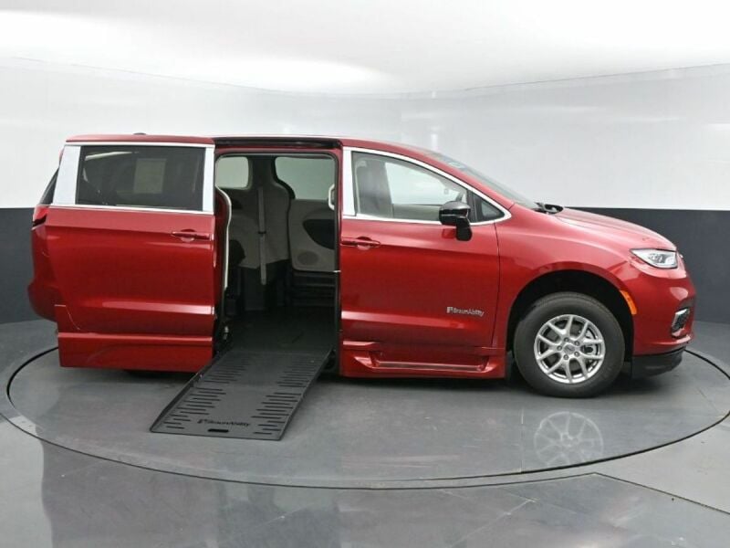 2024 Chrysler Pacifica