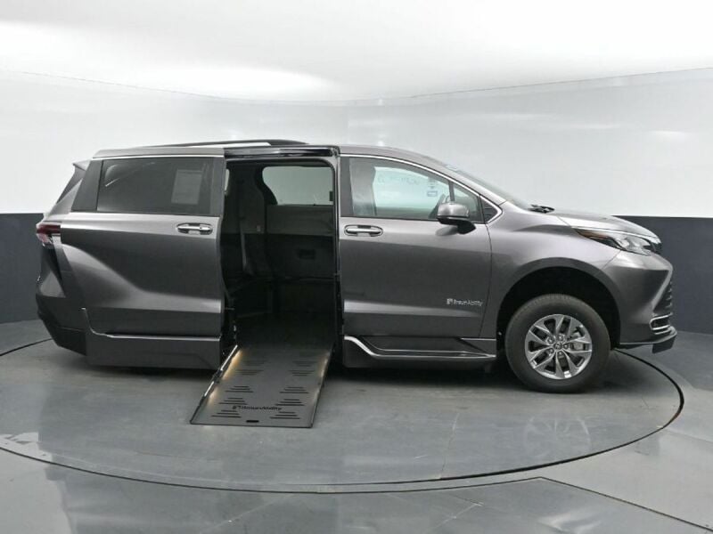 2024 Toyota Sienna