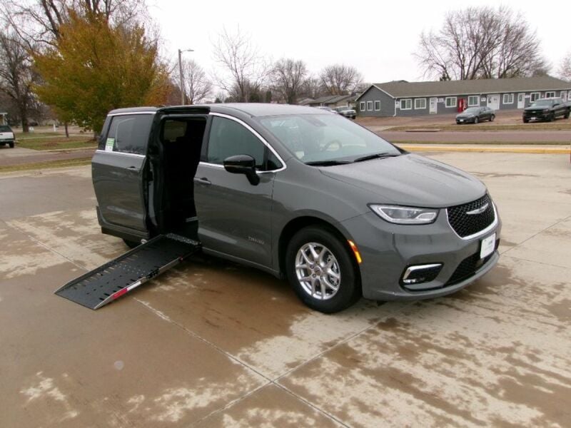 2024 Chrysler Pacifica