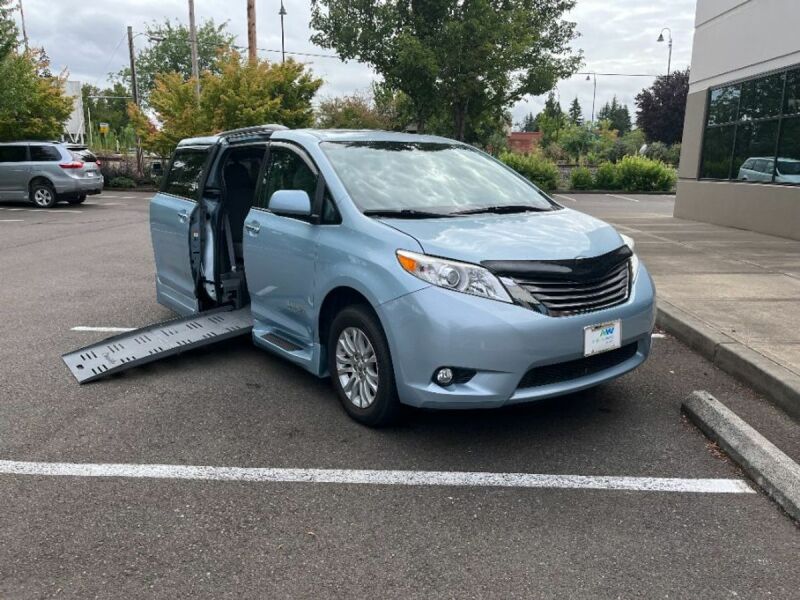 2016 Toyota Sienna