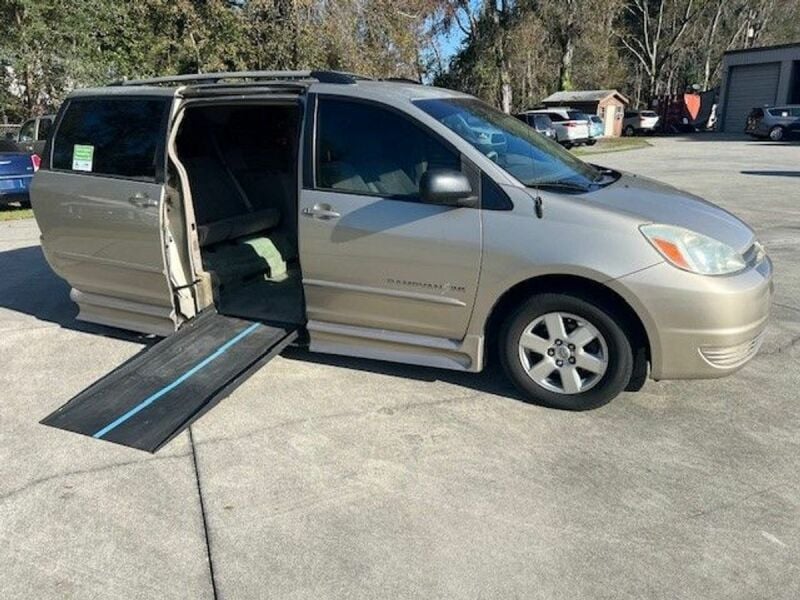 2004 Toyota Sienna