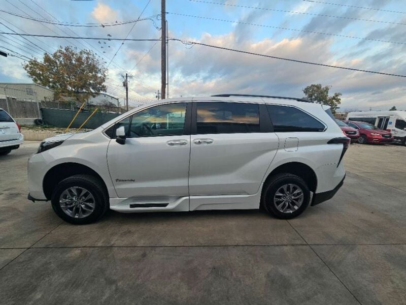 2024 Toyota Sienna