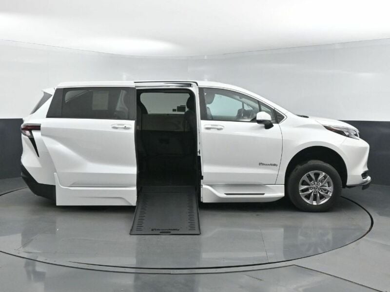 2024 Toyota Sienna