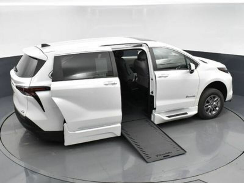 2023 Toyota Sienna