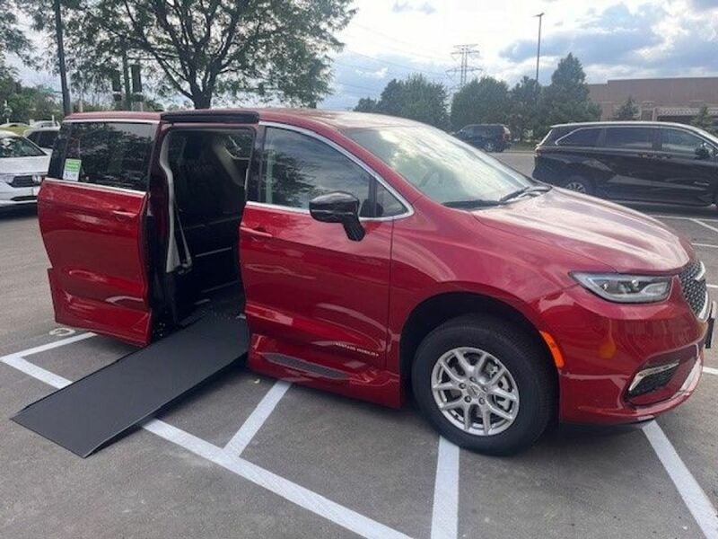 2024 Chrysler Pacifica