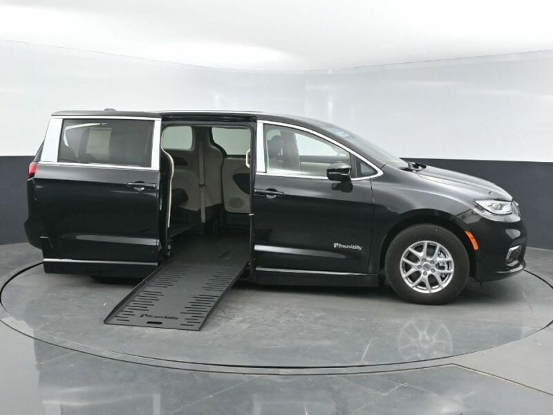 2024 Chrysler Pacifica