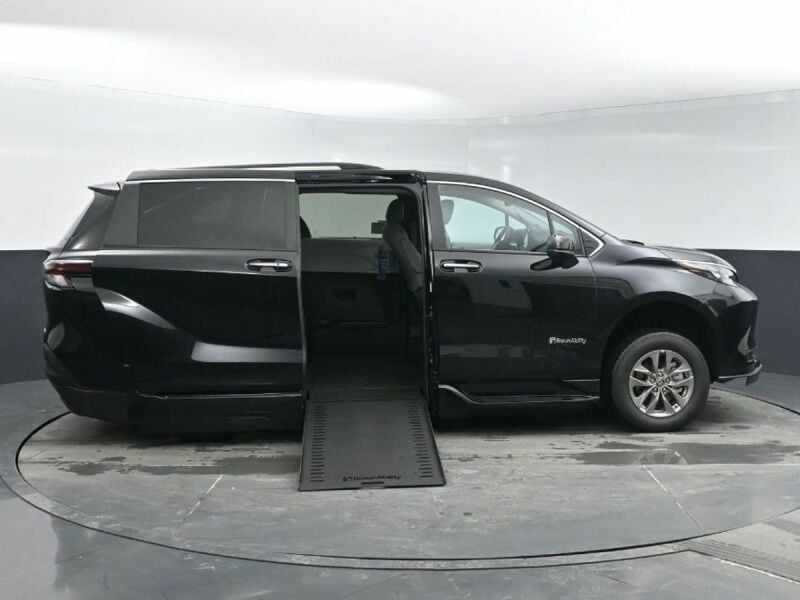 2025 Toyota Sienna