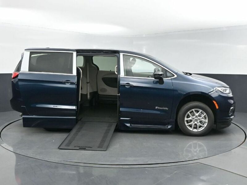 2024 Chrysler Pacifica