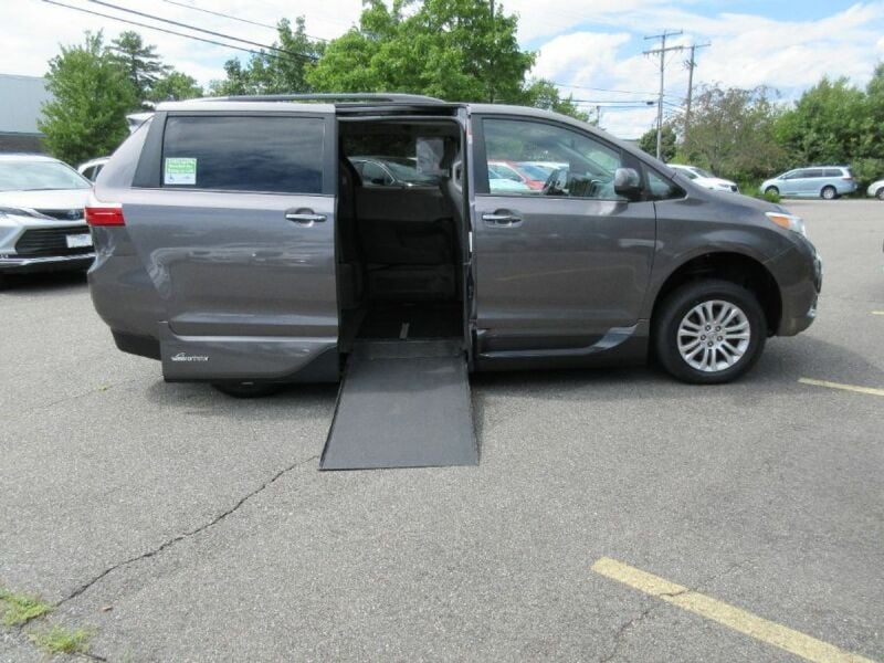 2016 Toyota Sienna