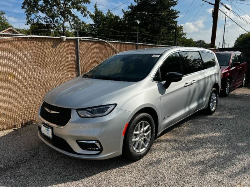 2024 Chrysler Pacifica