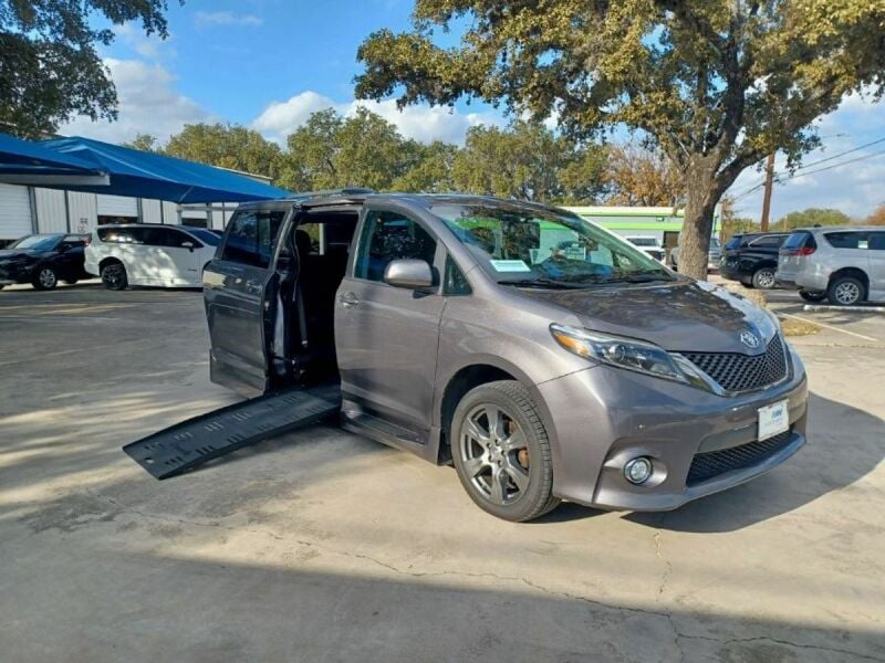 2017 Toyota Sienna