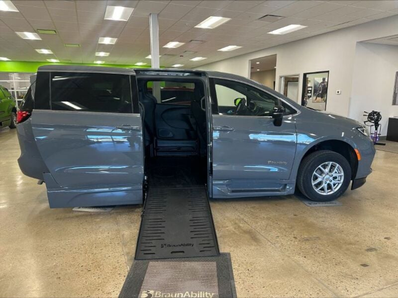 2024 Chrysler Pacifica