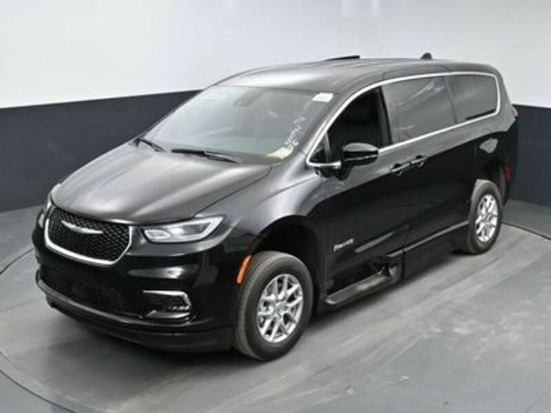 2025 Chrysler Pacifica