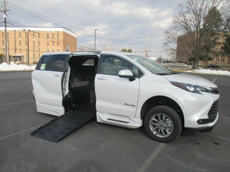 2025 Toyota Sienna