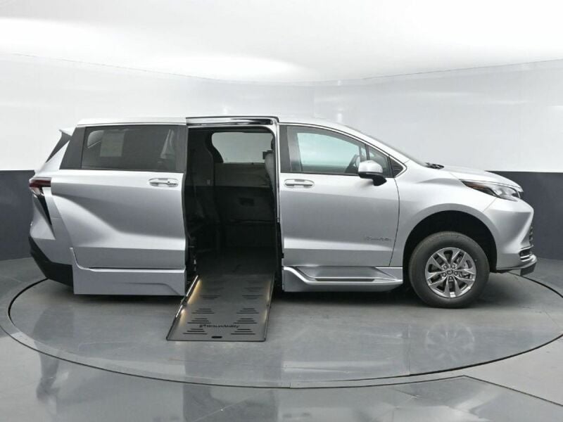 2024 Toyota Sienna