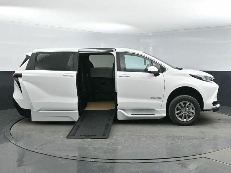 2025 Toyota Sienna