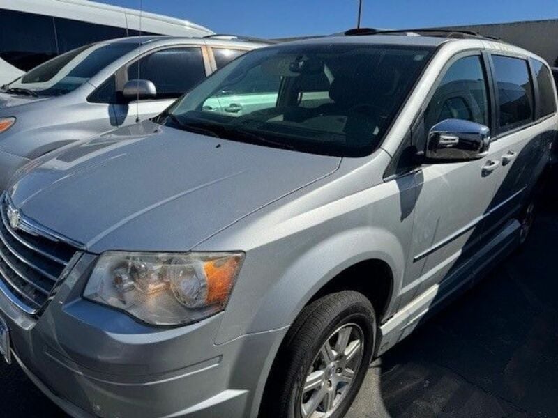 2010 Chrysler Town and Country