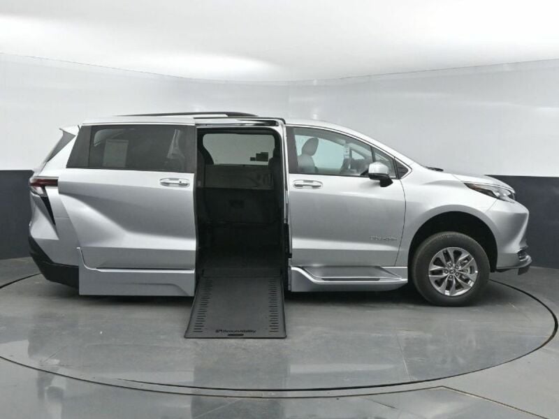 2024 Toyota Sienna